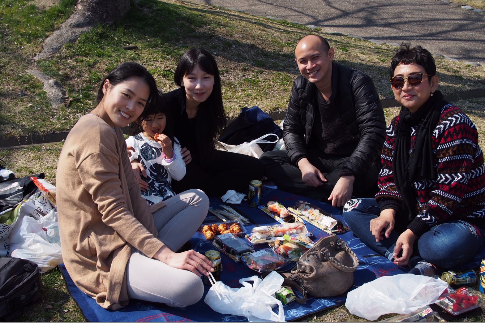 2017_Sakura_Family_Trip_8_Osaka_Gift_Mod_Wedding